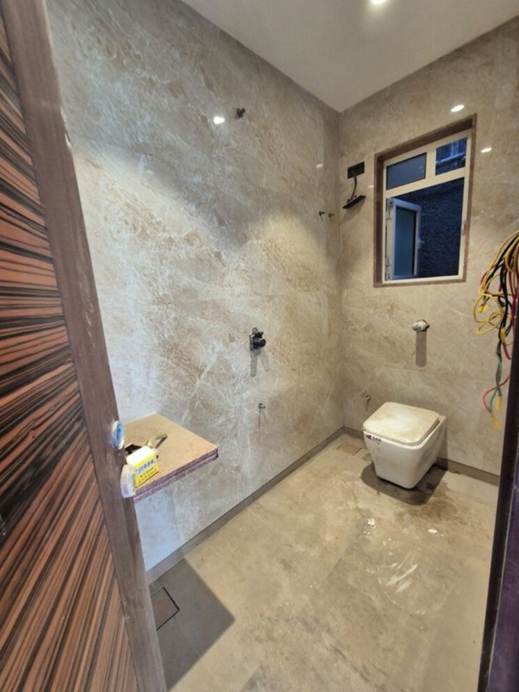 Bathroom, santacruz west 3 Bedroom 1100 Sq.Ft. Apartment In Santacruz West Mumbai 9916165