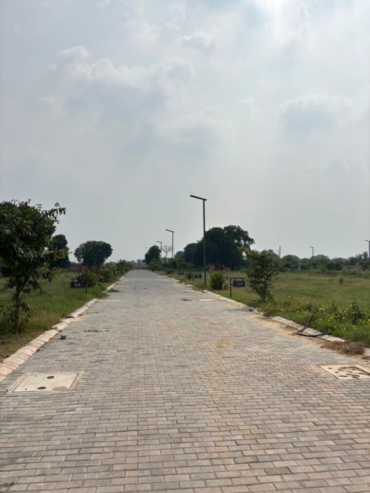 undefined, parklands  225 Sq.Yd. Plot In Sector 85 Faridabad 9916306