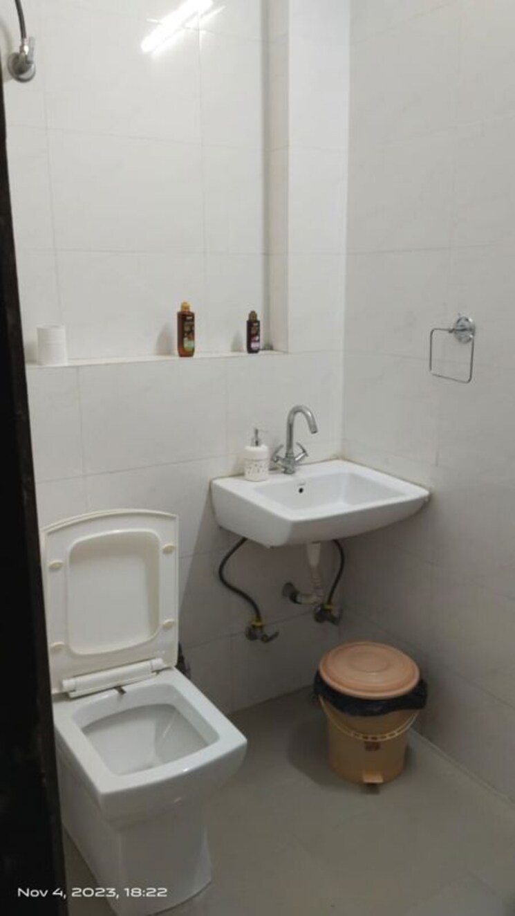 Bathroom, global-arcade 2 Bedroom 1200 Sq.Ft. Builder Floor In Sector 42 Gurgaon 9916312