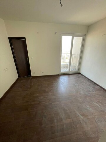 Room in 2 BHK Apartment at BPTP Discovery Park, Sector 80 – for Sale