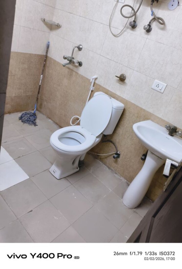 Bathroom, gardenia-golf-city 3 Bedroom 1350 Sq.Ft. Apartment In Sector 75 Noida 9916362