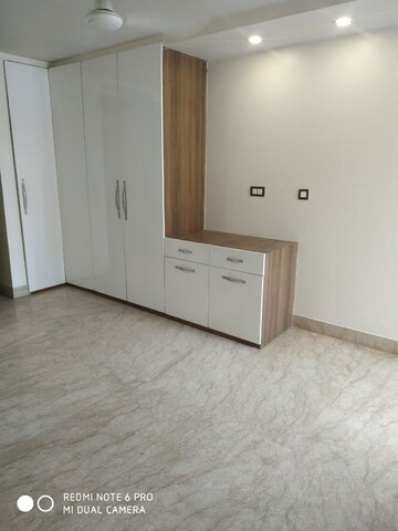 Room in 4 BHK Builder Floor at Saket – for Rent