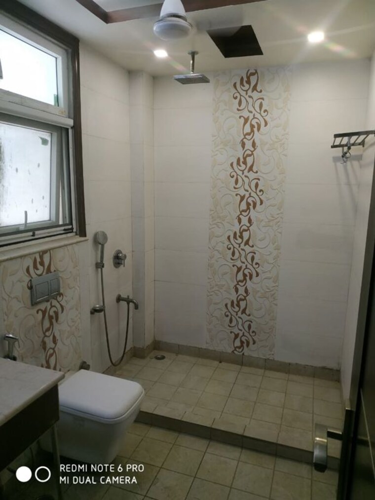 Bathroom, saket 4 Bedroom 2400 Sq.Ft. Builder Floor In Saket Delhi 9916368