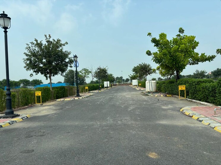 Exterior View, parklands  362 Sq.Yd. Plot In Sector 85 Faridabad 9916388