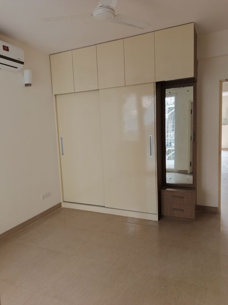 Room, bptp-park-prime 2 Bedroom 1433 Sq.Ft. Apartment In Sector 66 Gurgaon 9916416