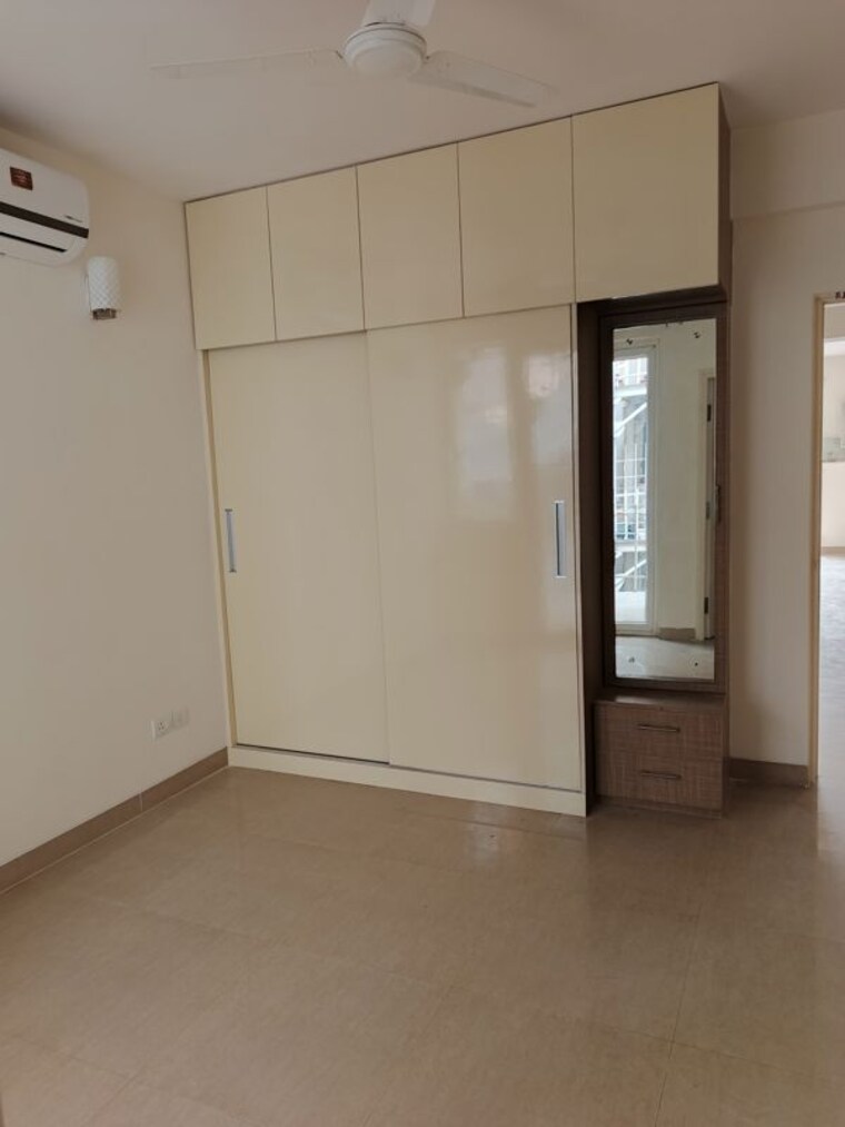 Room, bptp-park-prime 2 Bedroom 1433 Sq.Ft. Apartment In Sector 66 Gurgaon 9916416