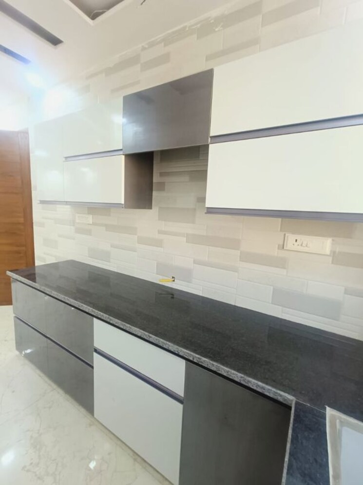 Kitchen, parklands 3 Bedroom 250 Sq.Ft. Builder Floor In Sector 85 Faridabad 9916360