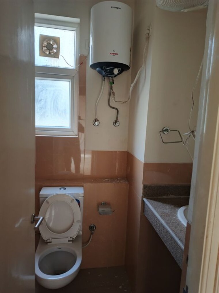 Bathroom, bptp-park-prime 4 Bedroom 2999 Sq.Ft. Apartment In Sector 66 Gurgaon 9916481