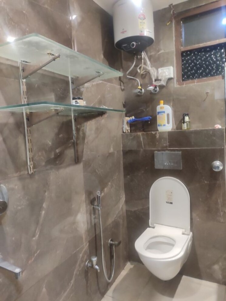 Bathroom, bali nagar 1 Bedroom 566 Sq.Ft. Builder Floor In Bali Nagar Delhi 9916673