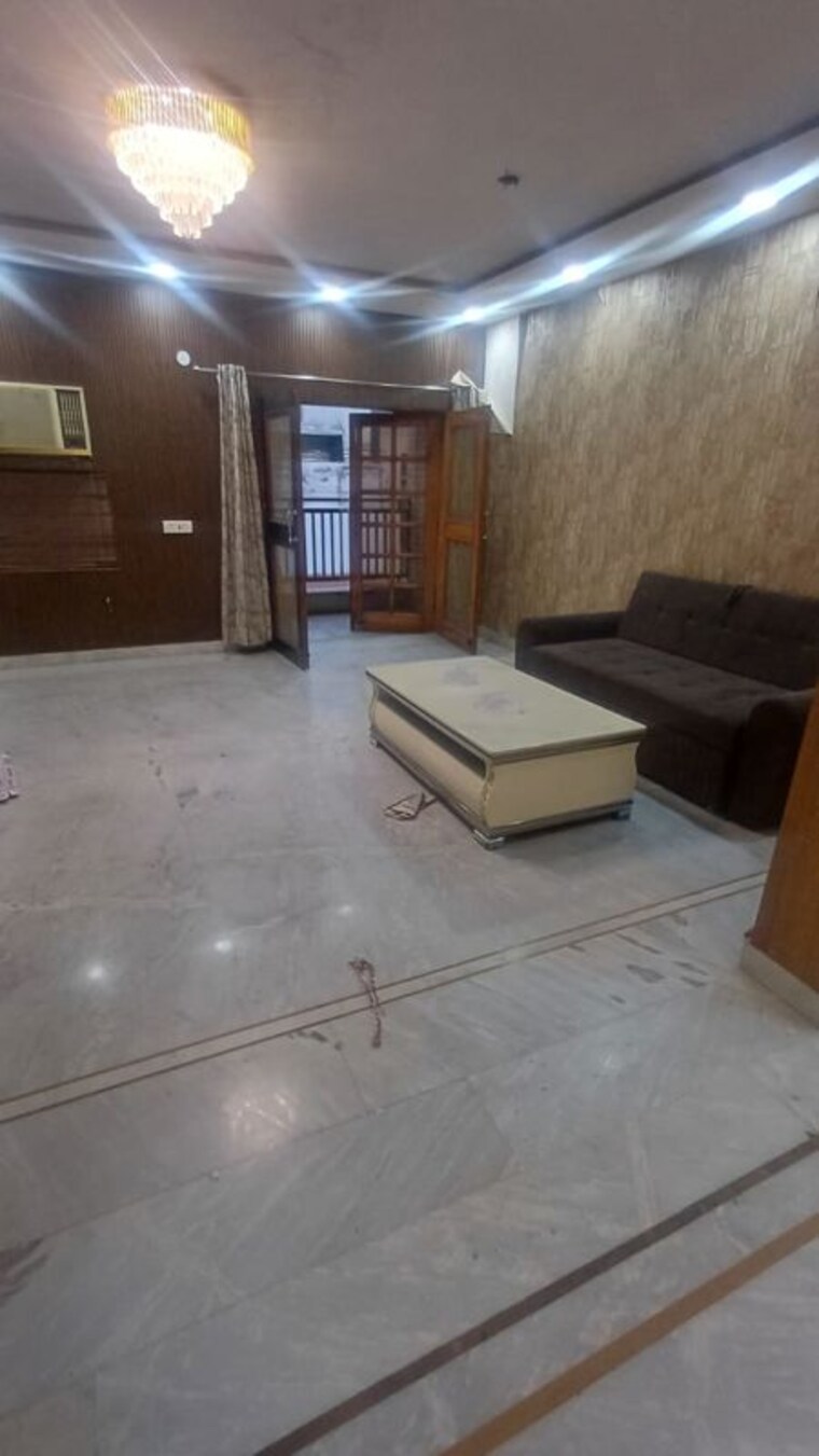 Living Room, karol bagh 3 Bedroom 200 Sq.Yd. Apartment In Karol Bagh Delhi 9916601