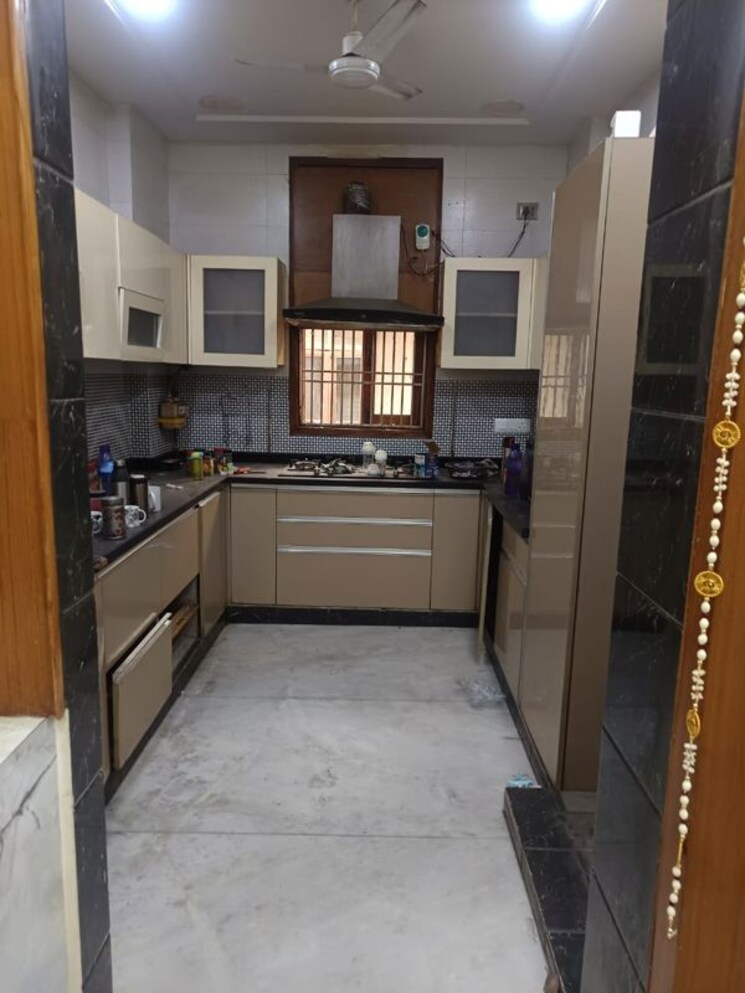 Kitchen, karol bagh 3 Bedroom 200 Sq.Yd. Apartment In Karol Bagh Delhi 9916601