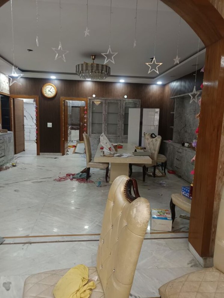 Living Room, karol bagh 3 Bedroom 200 Sq.Yd. Apartment In Karol Bagh Delhi 9916601