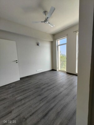 2 BHK Apartment For Rent in Ireo The Corridors, Sector 67a