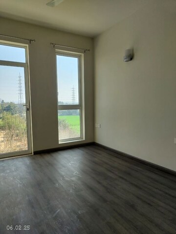 Room in 2 BHK Apartment at Ireo The Corridors, Sector 67a – for Rent