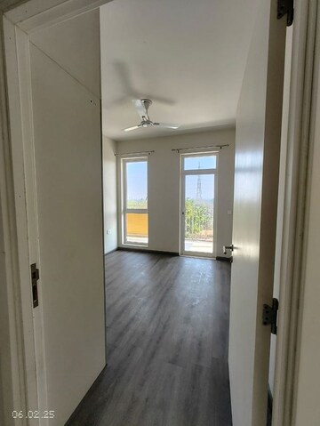 Room in 2 BHK Apartment at Ireo The Corridors, Sector 67a – for Rent