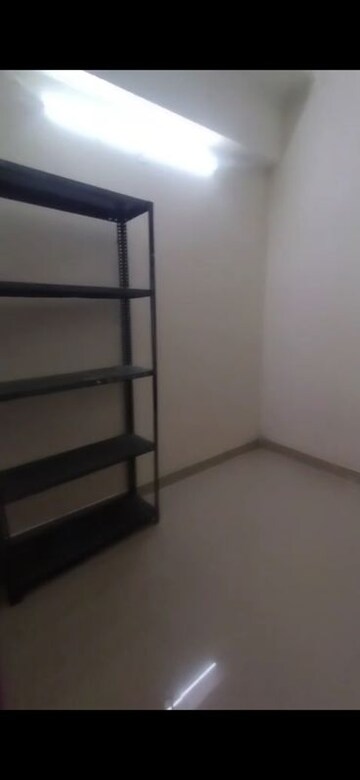 Room in 2 BHK Apartment at Amrapali Centurian Park, Tech Zone 4 Greater Noida – for Rent