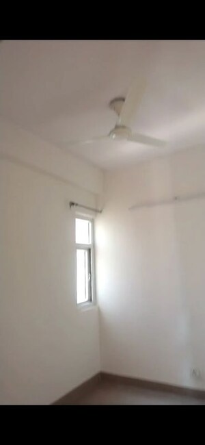 Room in 2 BHK Apartment at VIctoryone Amara, Sector 16 Greater Noida – for Rent