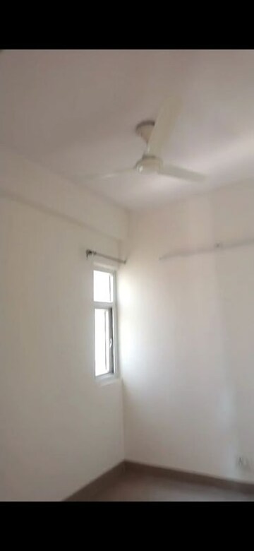 Room in 2 BHK Apartment at VIctoryone Amara, Sector 16 Greater Noida – for Rent