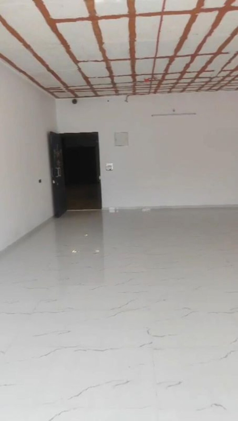 Room, morya-grand Commercial Office Space 670 Sq.Ft. In Jogeshwari West Mumbai 9916832