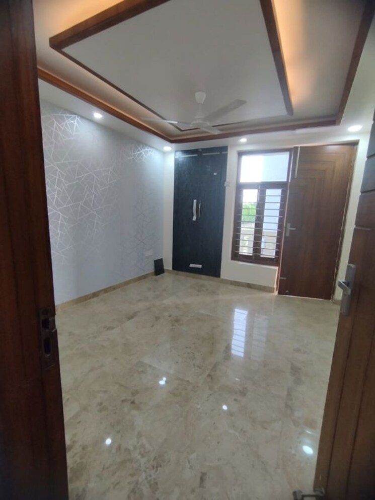 Room, parklands 3 Bedroom 250 Sq.Ft. Builder Floor In Sector 85 Faridabad 9916748