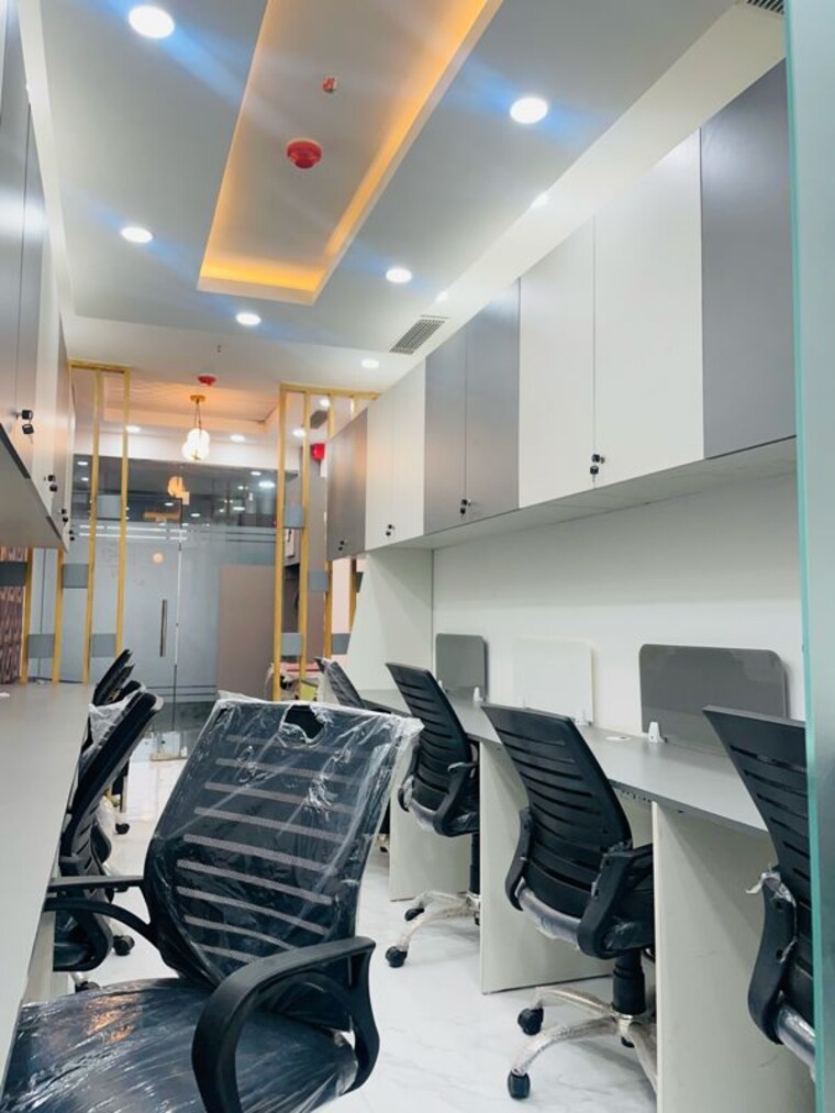 Team Area, alphathum Commercial Office Space 532 Sq.Ft. In Sector 90 Noida 9916892