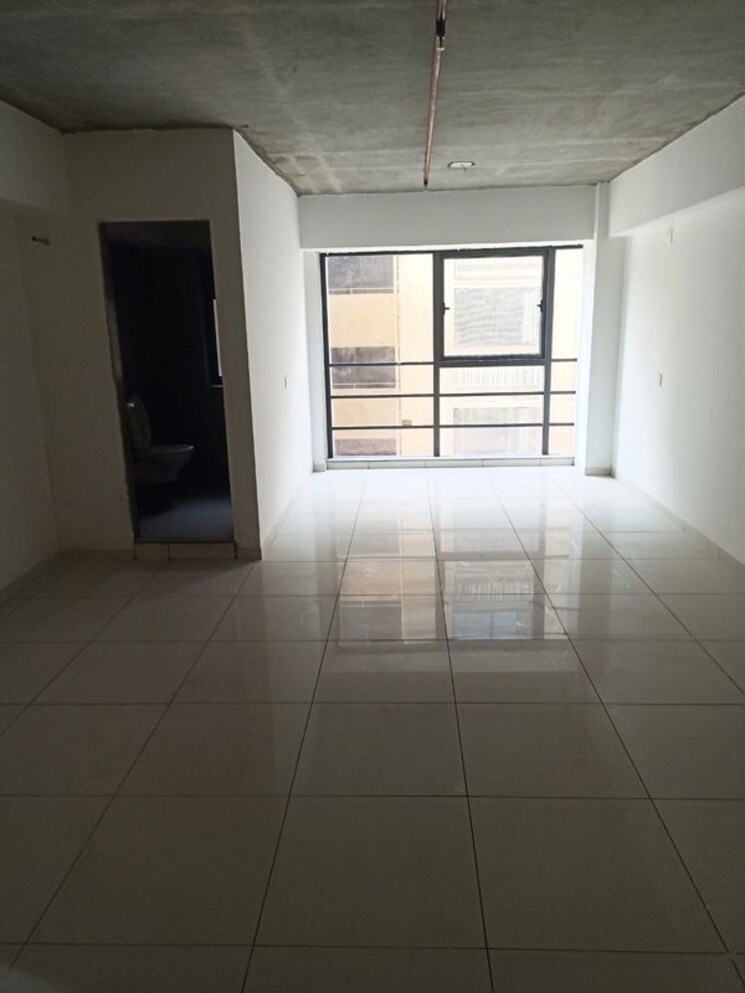 undefined, vaishnodevi circle Commercial Office Space 710 Sq.Ft. In Vaishnodevi Circle Ahmedabad 9916907