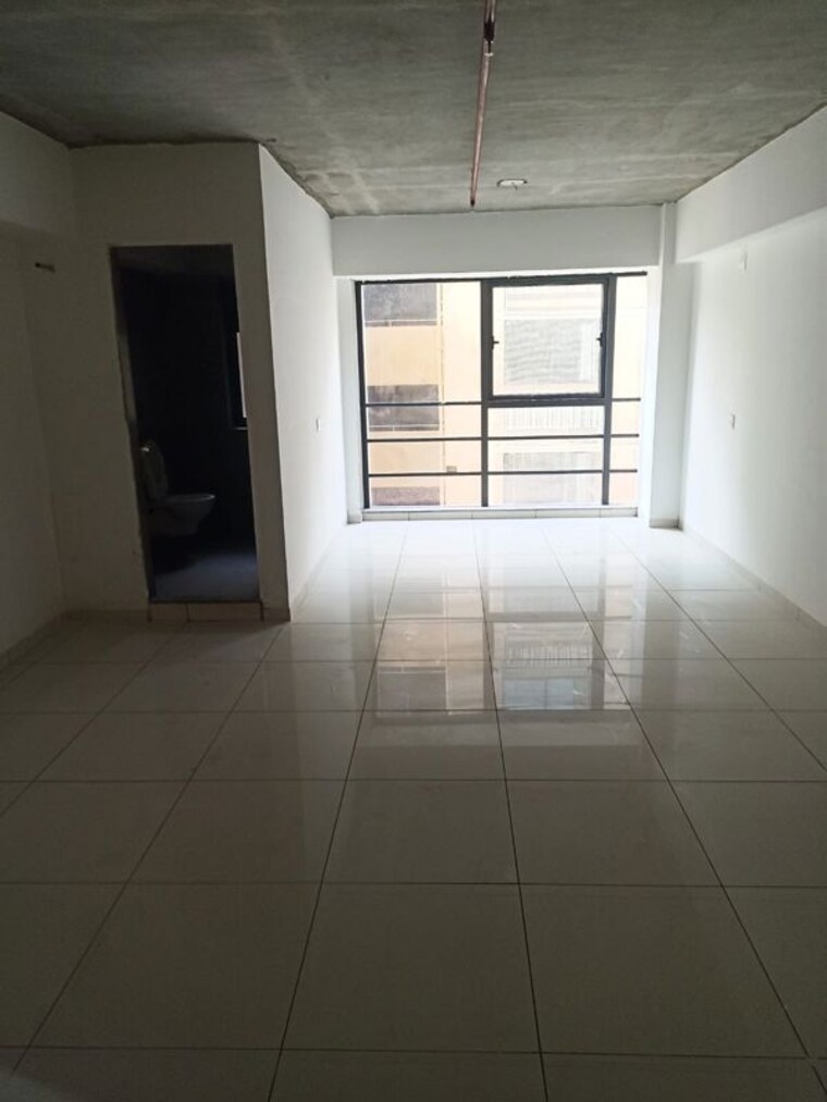 undefined, vaishnodevi circle Commercial Office Space 710 Sq.Ft. In Vaishnodevi Circle Ahmedabad 9916907