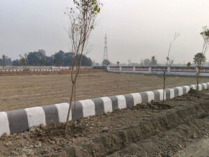  Plot For Sale in Gosainganj