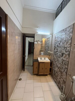 Bathroom in 3 BHK Independent House at Sector 33 – for Rent