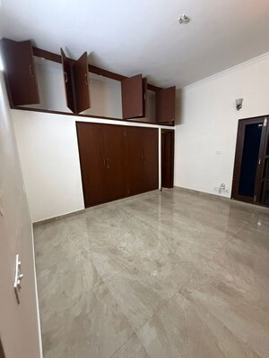 Bedroom in 3 BHK Independent House at Sector 33 – for Rent