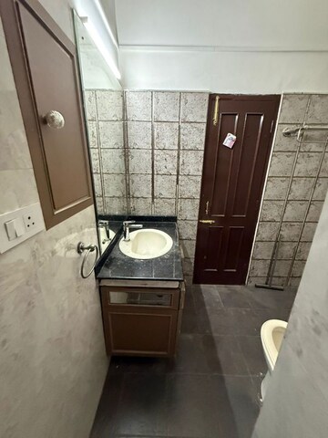 Bathroom in 3 BHK Independent House at Sector 33 – for Rent