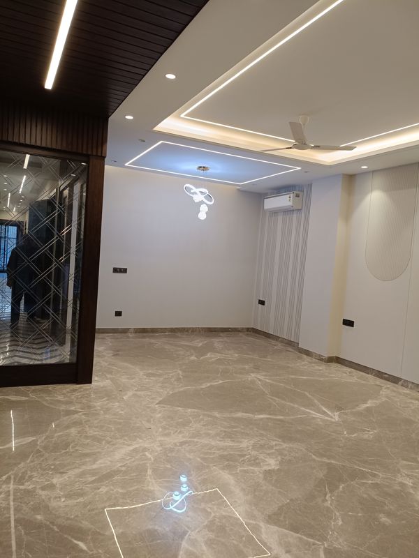 4 BHK + Pooja Room,Servant Room,Study Room,Extra Room Builder Floor For Sale in New Friends Colony