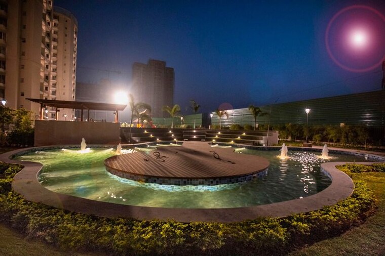 Swimming Pool, bptp-discovery-park 3 Bedroom 1848 Sq.Ft. Apartment In Sector 80 Faridabad 9917110