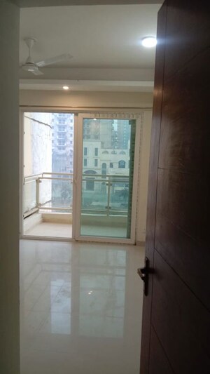 Room in 2 BHK Apartment at Amrapali Zodiac, Sector 120 – for Rent