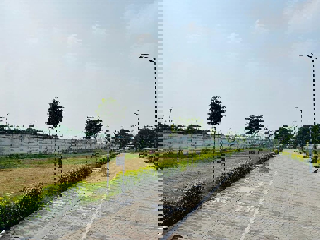 Plot For Sale in BPTP Parkland Pride