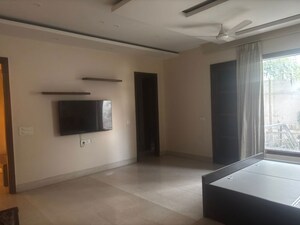 Room in 2 BHK Apartment at Suncity Avenue 76, Sector 76 – for Sale