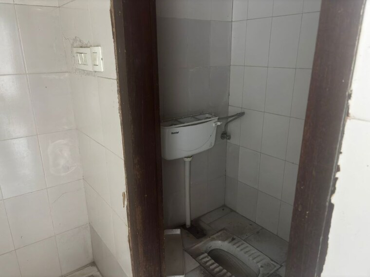 Bathroom, suncity-avenue-76 2 Bedroom 626 Sq.Ft. Apartment In Sector 76 Gurgaon 9917195