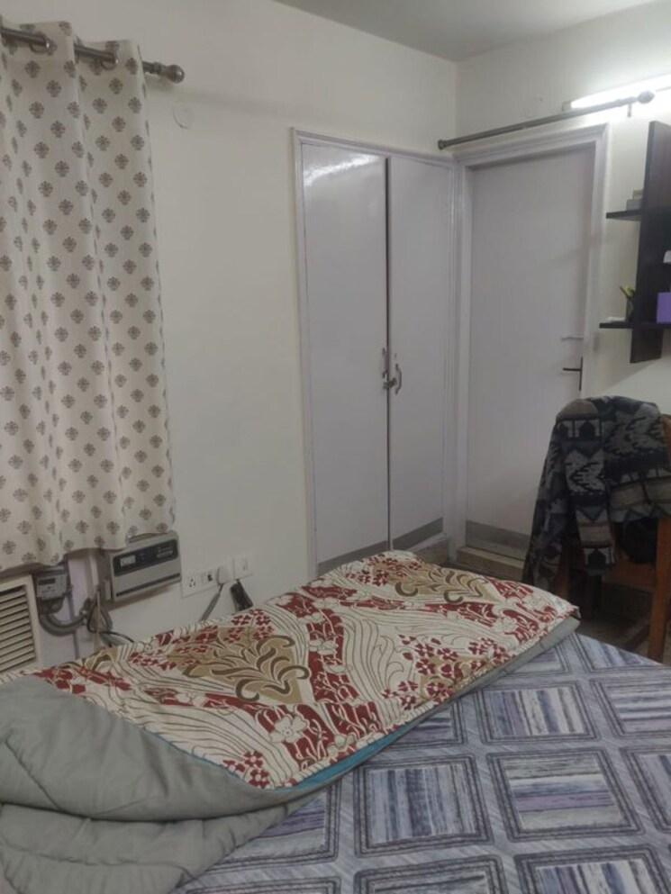 Bedroom, east of kailash 1 Bedroom 100 Sq.Ft. Builder Floor In East Of Kailash Delhi 9917202