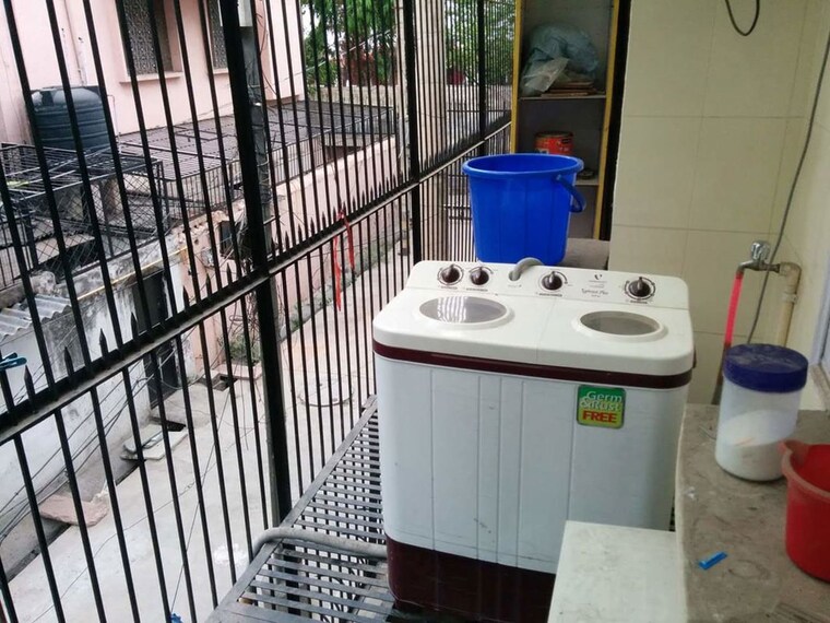 Balcony, east of kailash 1 Bedroom 100 Sq.Ft. Builder Floor In East Of Kailash Delhi 9917202