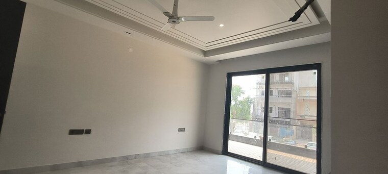Room, parklands 4 Bedroom 500 Sq.Yd. Builder Floor In Sector 85 Faridabad 9915597