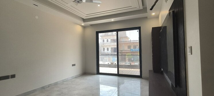 Room, parklands 4 Bedroom 500 Sq.Yd. Builder Floor In Sector 85 Faridabad 9915597