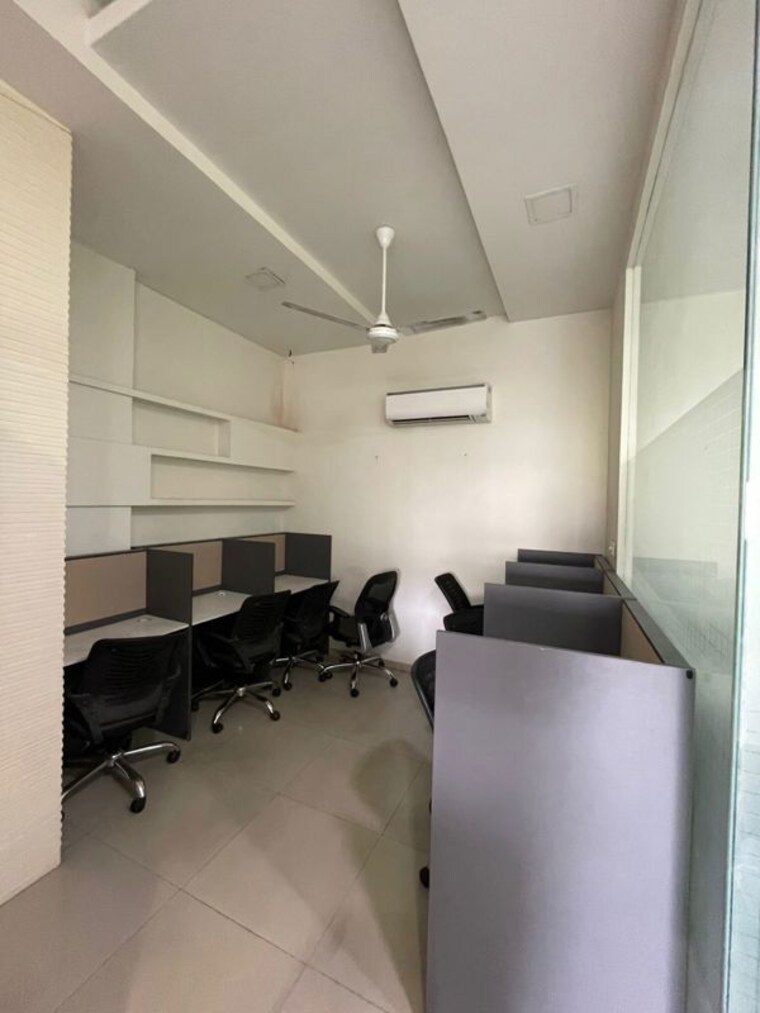 Team Area, sola Commercial Office Space 1644 Sq.Ft. In Sola Ahmedabad 9917194