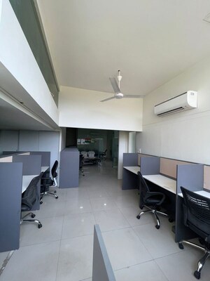  Office Space For Rent in Sola
