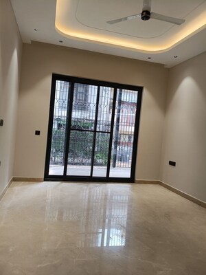 Room in 4 BHK Independent House at Maharani Bagh – for Sale