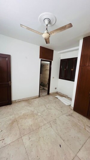 Room in 2 BHK Builder Floor at Malviya Nagar – for Rent