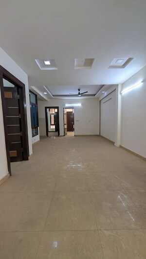 3 BHK Apartment For Rent in Saya Gold Avenue, Vaibhav Khand