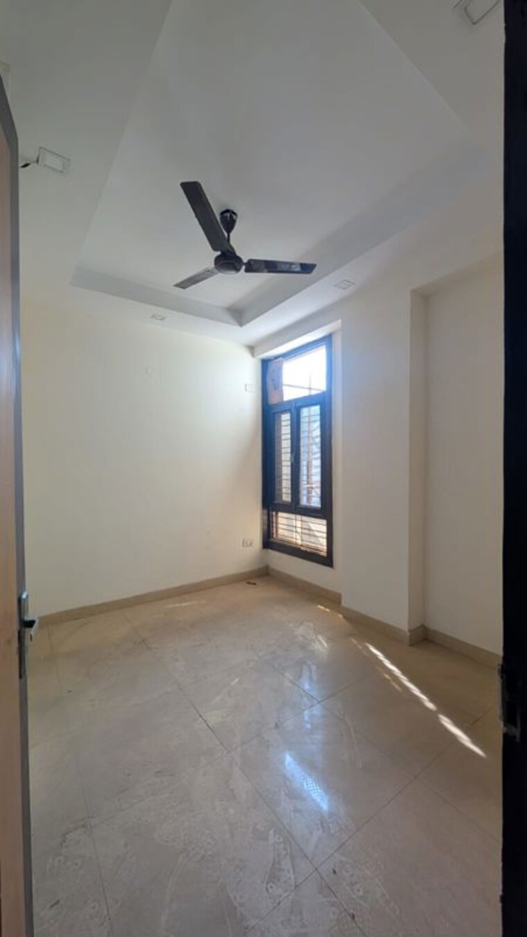 Room, saya-gold-avenue 3 Bedroom 1480 Sq.Ft. Apartment In Vaibhav Khand Ghaziabad 9917313