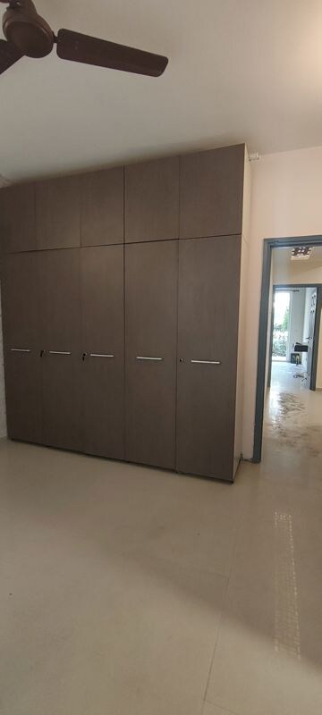 Room in 3 BHK Apartment at Emaar Emerald Floors Premier, Sector 65 – for Rent