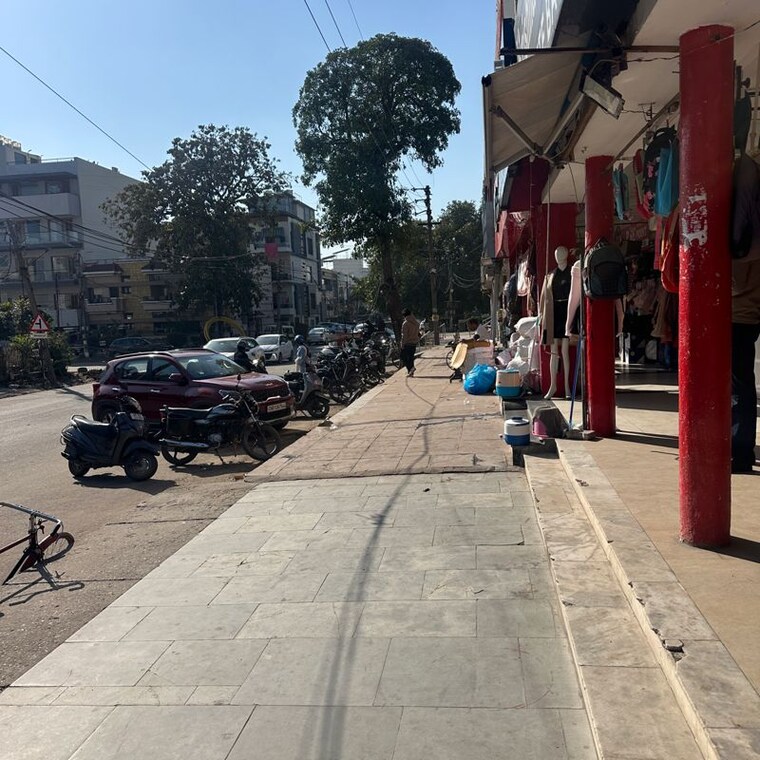  Parking, sector 7 Commercial Shop 243 Sq.Ft. In Sector 7 Panchkula 9917323