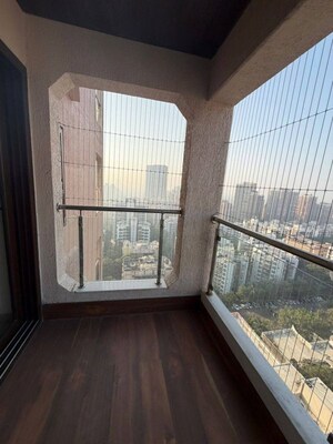 Room in 3 BHK Apartment at Surbhi CHS Andheri West, Andheri West – for Rent